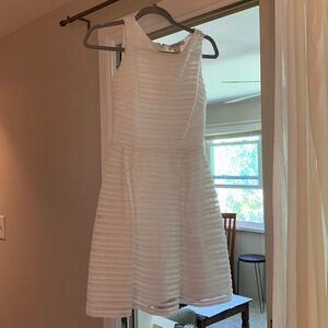 White House black market 00 white dress